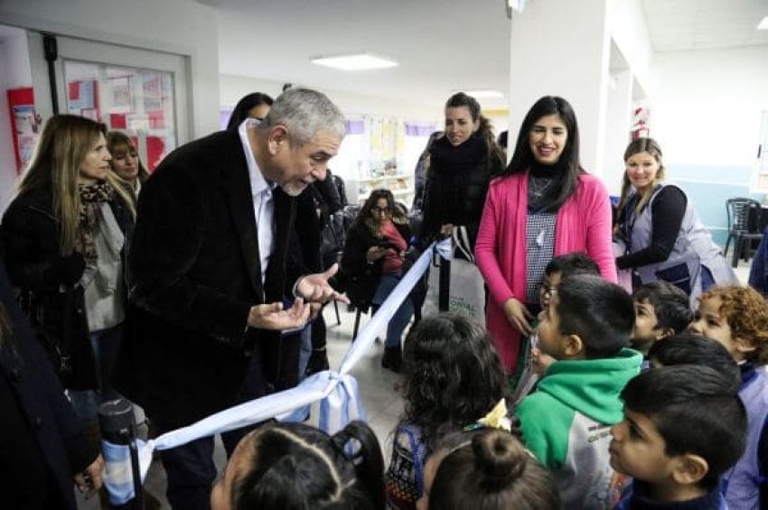 Ferraresi inauguró el Maternal 22 y la remodelación integral del Jardín de Infantes 933