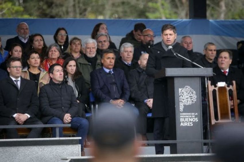 Axel Kicillof y Sergio Berni entregaron 325 móviles e hicieron anuncios en seguridad